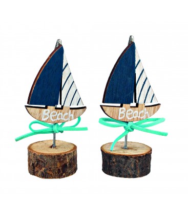 Μπομπονιέρα ξύλινα καραβάκια με μανταλάκι σε κορμό MPOB3304